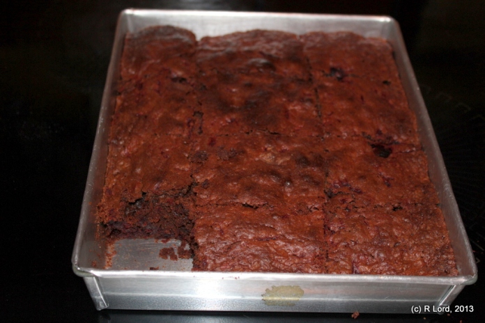 Bake for about 20-25 minutes, at about 180 degrees Celsius, remove from oven and allow to cool (!) before eating - ENJOY!